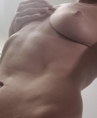 Искусница в сфере удовольствий готова порадовать и удивить тебя своими способностями. Приезжай ко мне, и наша встреча будет наивысшим пиком страсти и удовольствия. 13647, 37 лет